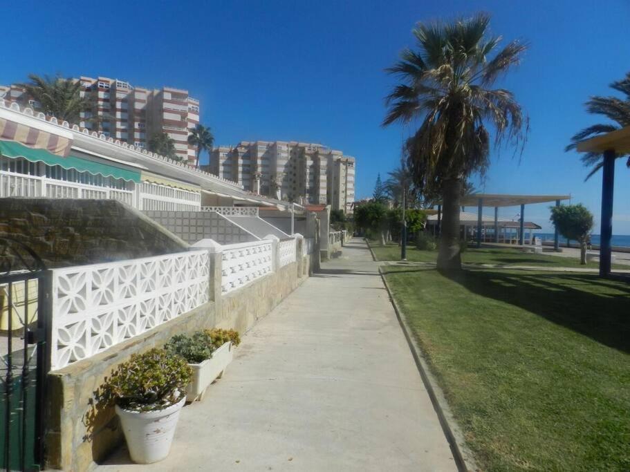 Apartament Beautiful Bungalow On The Torrox-Costa Boulevard! Malaga Zewnętrze zdjęcie